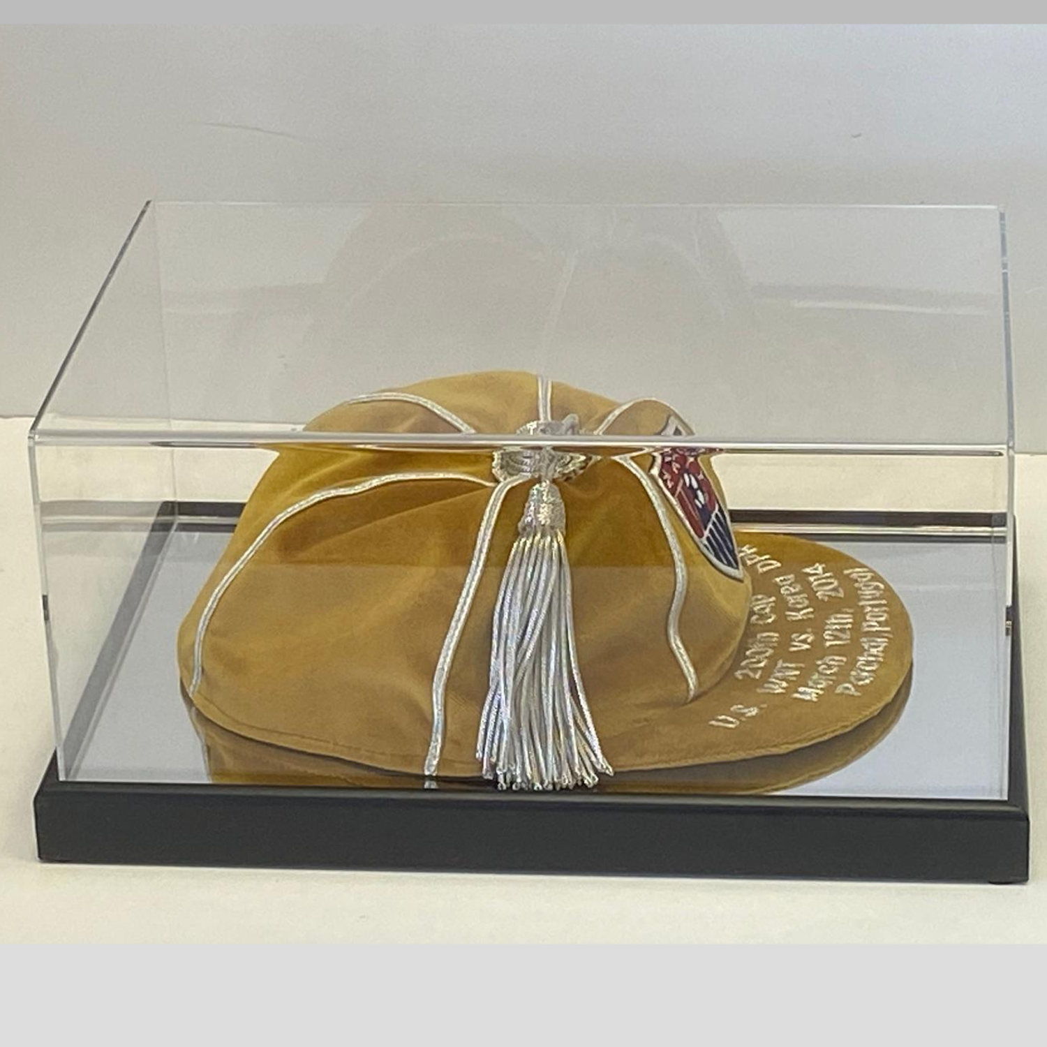 Classic Low Profile Boot / Cap / Boxing Glove Display Case Landscape